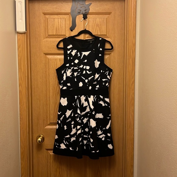 Banana Republic Midi-Dress Abstract Black and White New with Tags 14 - Picture 2 of 16